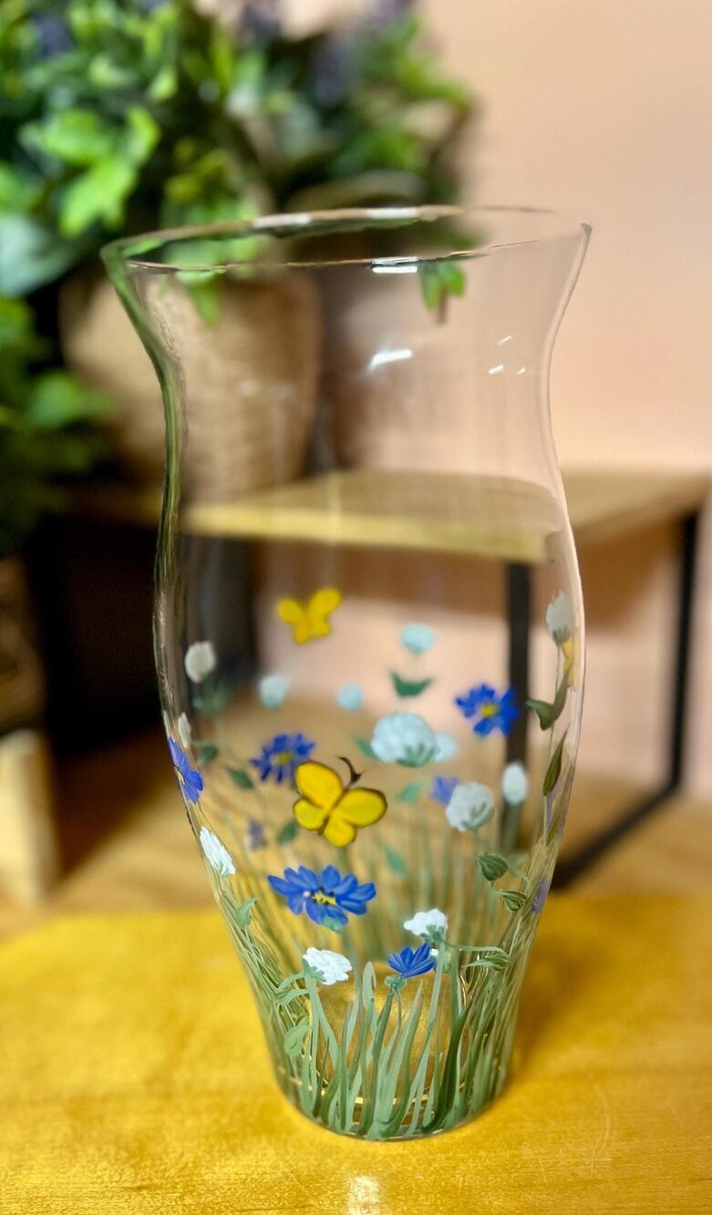 Vintage Hand-Painted Wildflower & Butterfly Glass Vase – Flared Trumpet Shape